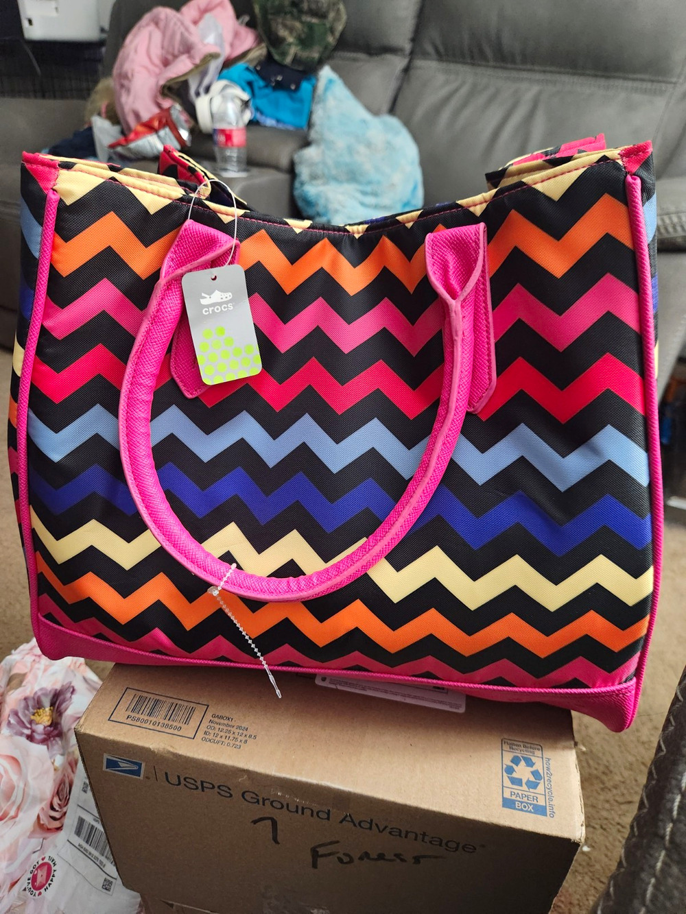 Crocs Women’s Large Chevron Tote Bag Multicolor Pink NWT 2014